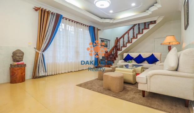 4 Bedrooms Villa for Rent with Swimming Pool in Siem Reap - Svay Dangkum