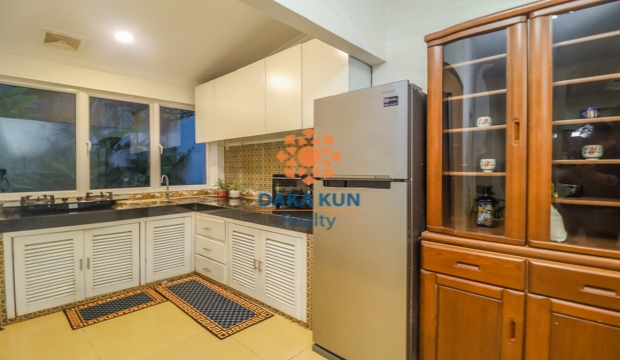4 Bedrooms Villa for Rent with Swimming Pool in Siem Reap - Svay Dangkum