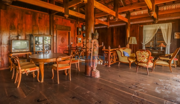 4 Bedrooms Wooden House for Rent with Pool in Siem Reap-Sala Kamreuk