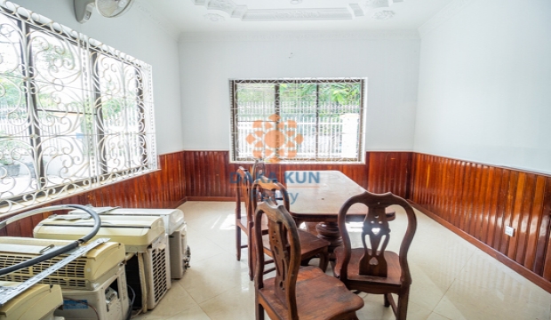 5 Bedrooms House for Rent in Siem Reap-Svay Dangkum