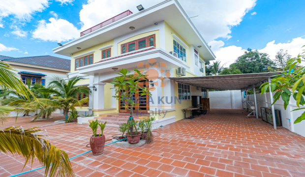 9 rooms House for Rent in Krong Siem Reap-Svay Dangkum