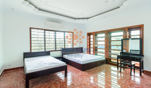 9 rooms House for Rent in Krong Siem Reap-Svay Dangkum