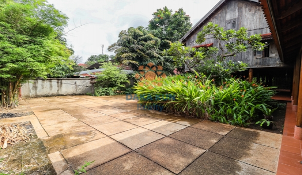 Wooden House For Sale in Wat Damnak-Siem Reap