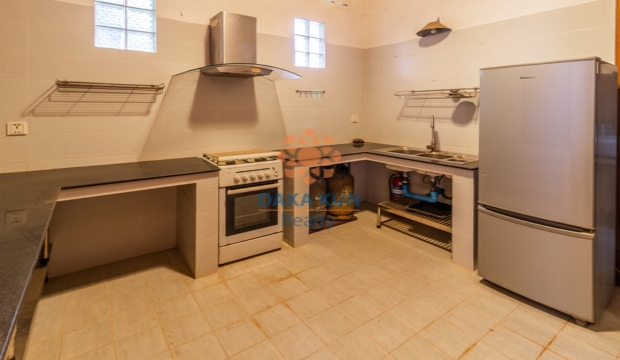 Wooden House For Sale in Wat Damnak-Siem Reap
