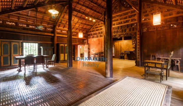 Wooden House For Sale in Wat Damnak-Siem Reap