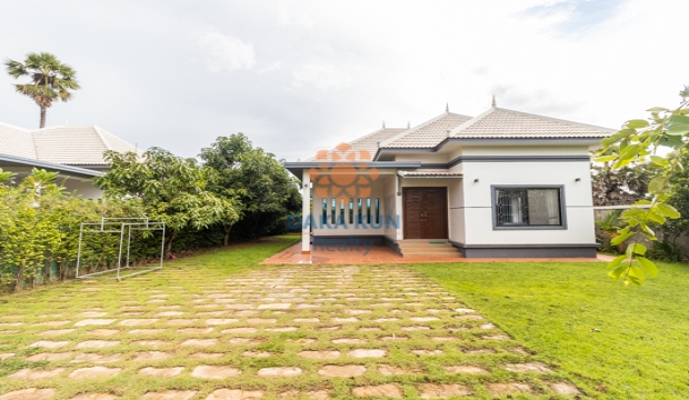 2 Bedrooms House for Rent in Siem Reap-Sala Kamreuk