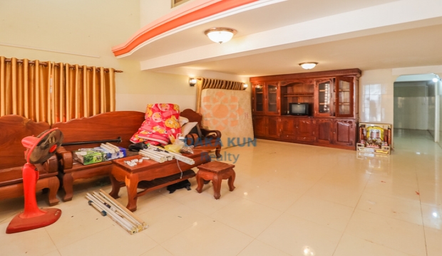 4 Bedrooms House for Rent in Siem Reap-Svay Dangkum