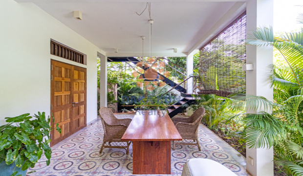 Wooden House for Sale in Krong Siem Reap-Sla Kram