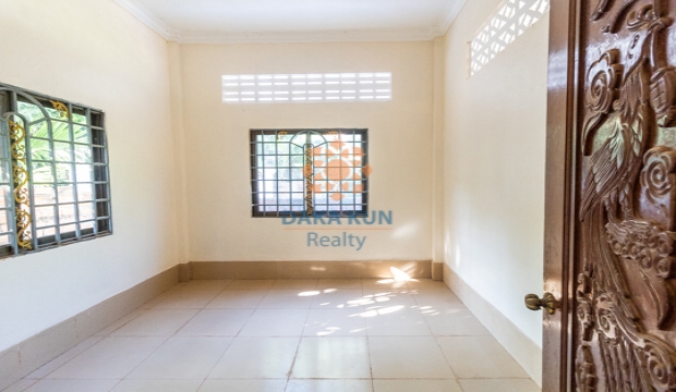2 Bedrooms House for Rent in Svay Dangkum, Siem Reap city