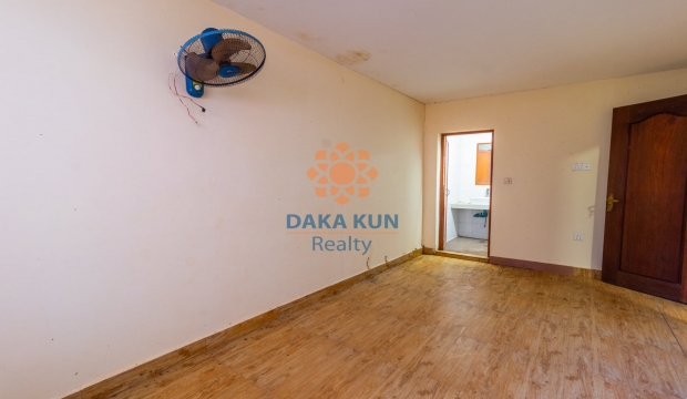 Urgent Sale, House near Thmor Meas Rd, Siem Reap city