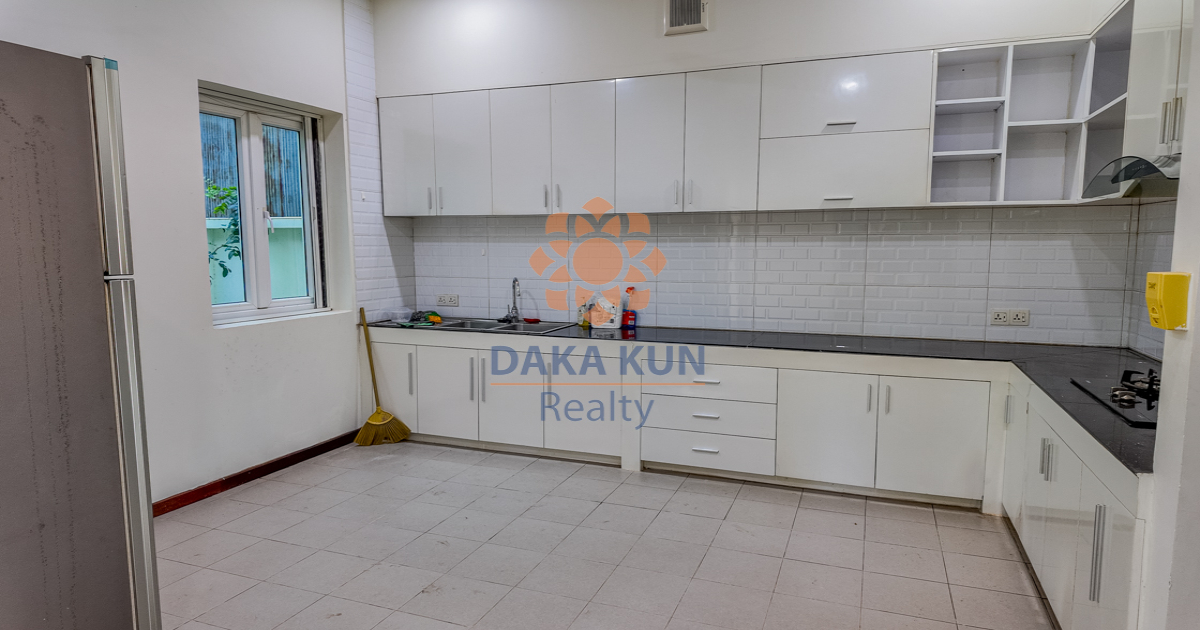 7 Bedrooms House for Rent in Siem Reap City - Sla Kram