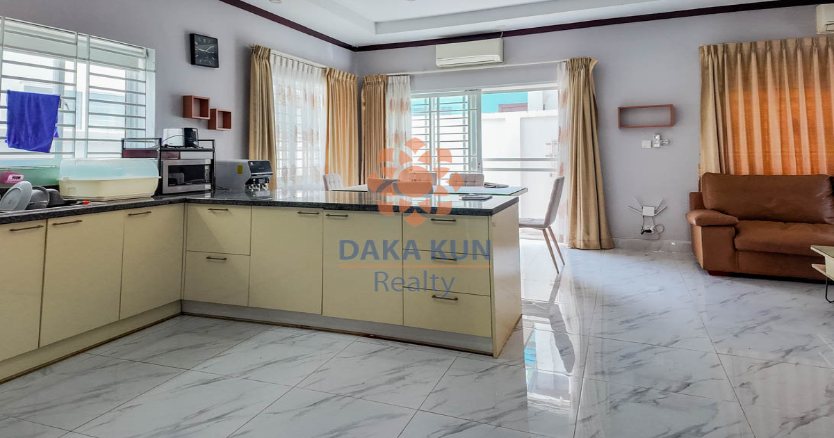 4 Bedrooms House for Rent in Siem Reap City - Sangkat Srangae