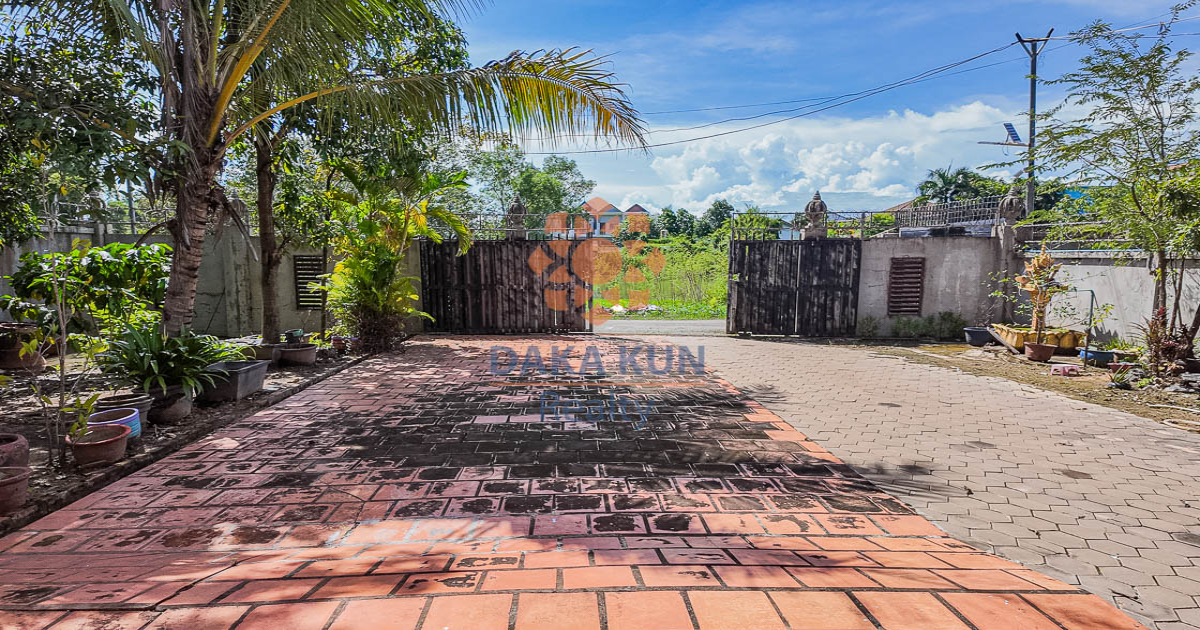 4 Bedrooms House for Rent in Siem Reap City, Sala Kamreuk