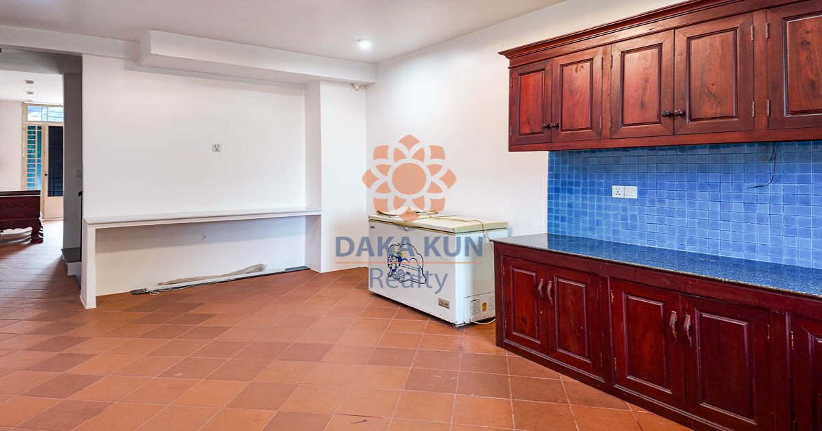 2 Bedrooms House for Rent in Siem Reap City, Sangkat Svay Dangkum