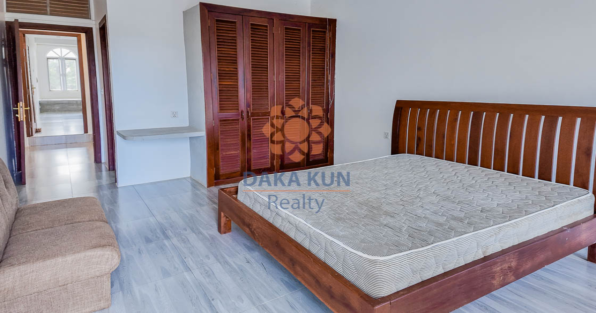 2 Bedrooms House for Rent in Siem Reap City, Sangkat Svay Dangkum