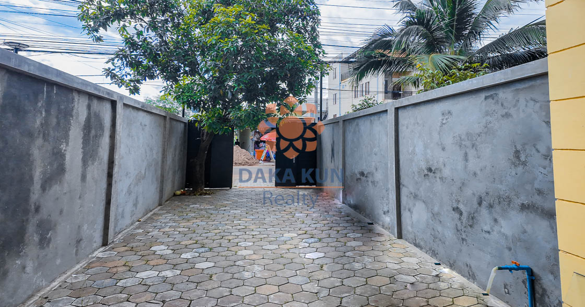 2 Bedrooms House for Rent in Siem Reap City, Sangkat Svay Dangkum