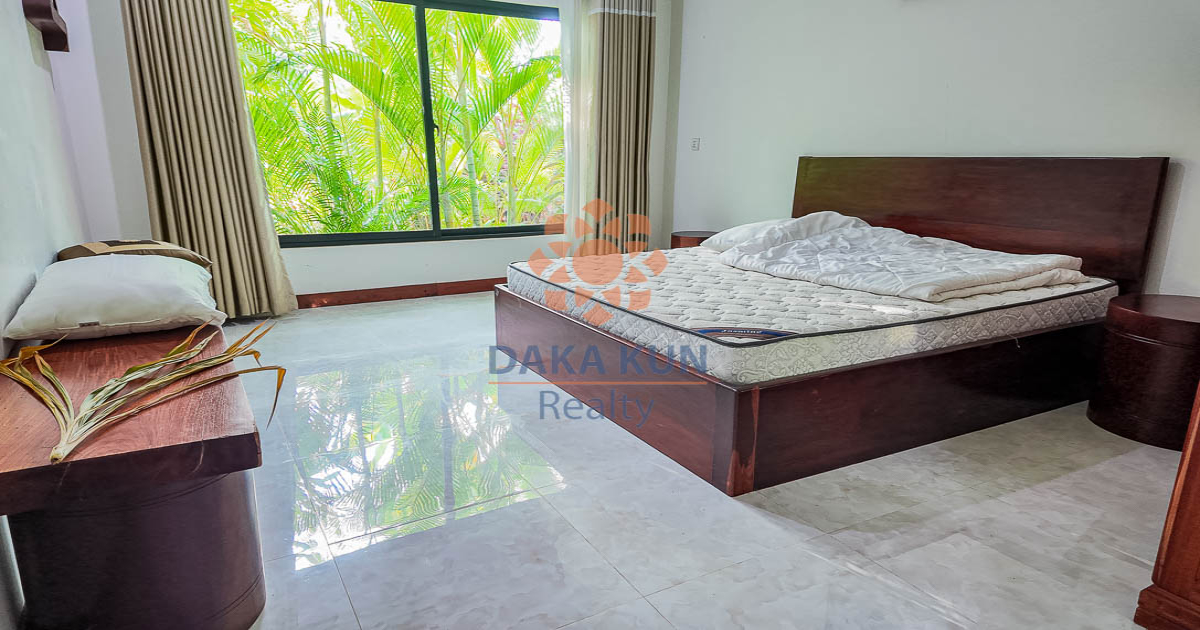 2 Bedrooms House for Rent with Garden in Siem Reap City, Sangkat Siem Reap