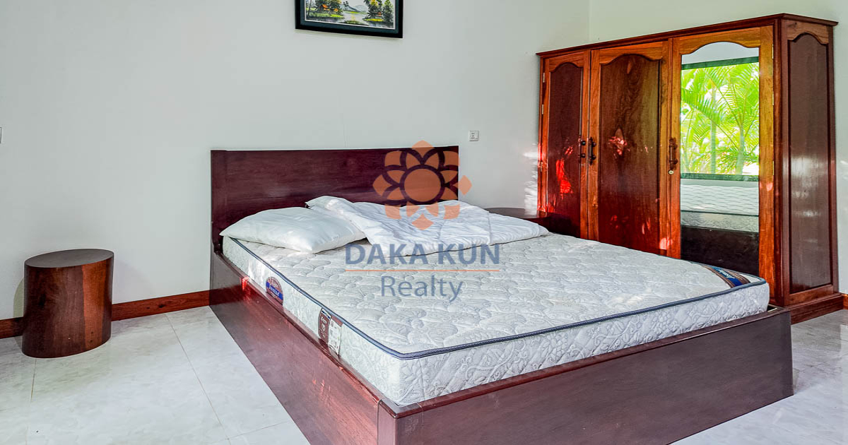 2 Bedrooms House for Rent with Garden in Siem Reap City, Sangkat Siem Reap