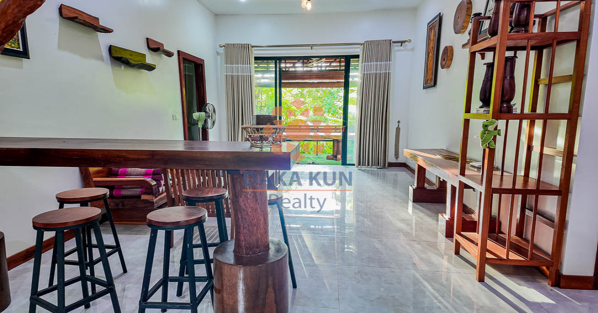 2 Bedrooms House for Rent with Garden in Siem Reap City, Sangkat Siem Reap