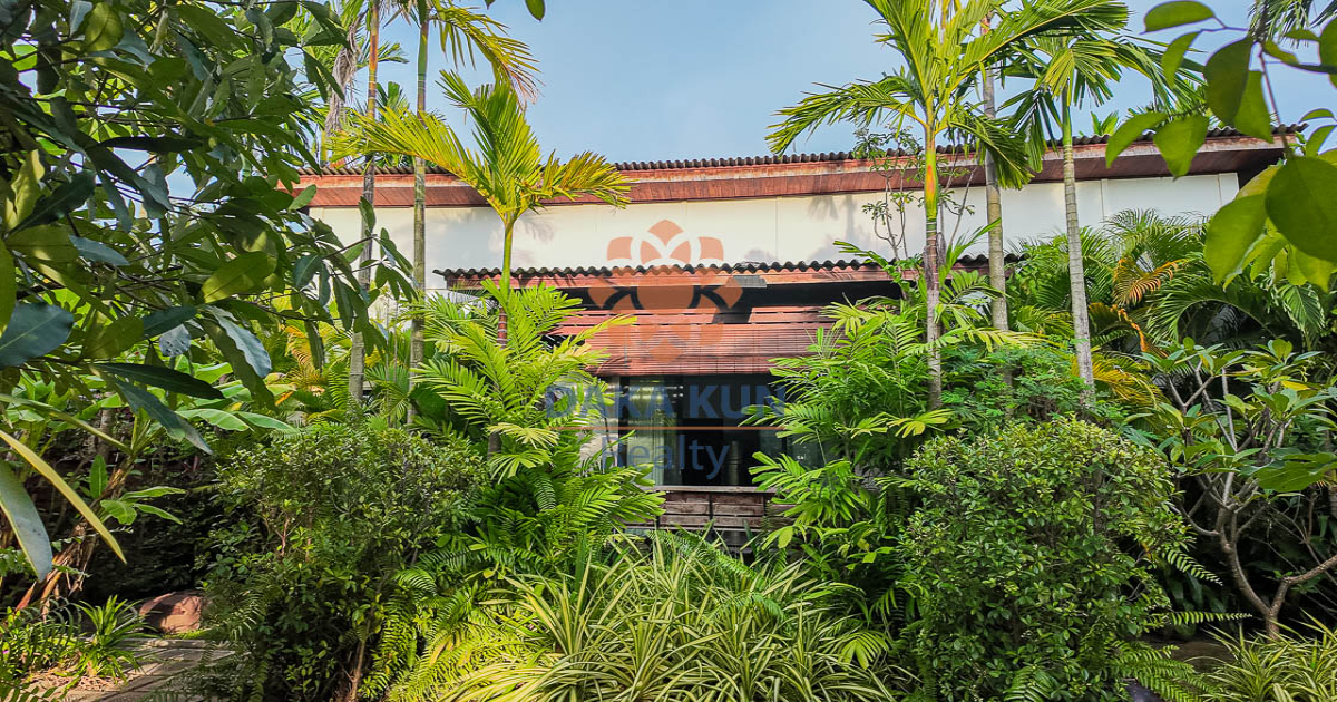 2 Bedrooms House for Rent with Garden in Siem Reap City, Sangkat Siem Reap