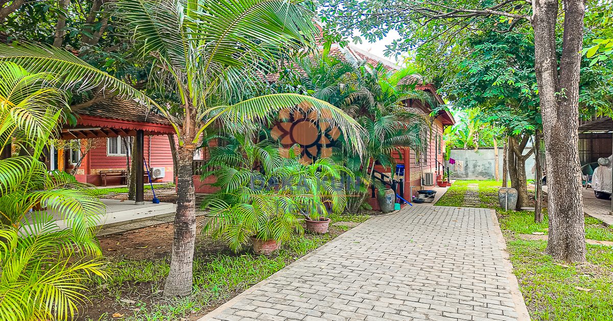 2 Bedrooms Wooden House for Rent in Siem Reap City