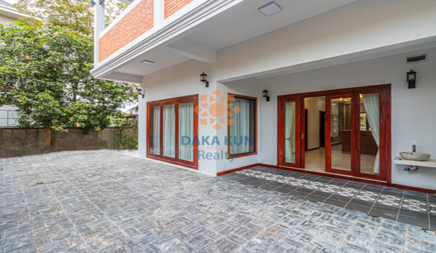 2 Bedrooms Apartment for Rent in Krong Siem Reap