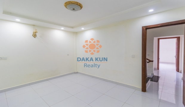 4 Bedrooms House for Rent in Krong Siem Reap