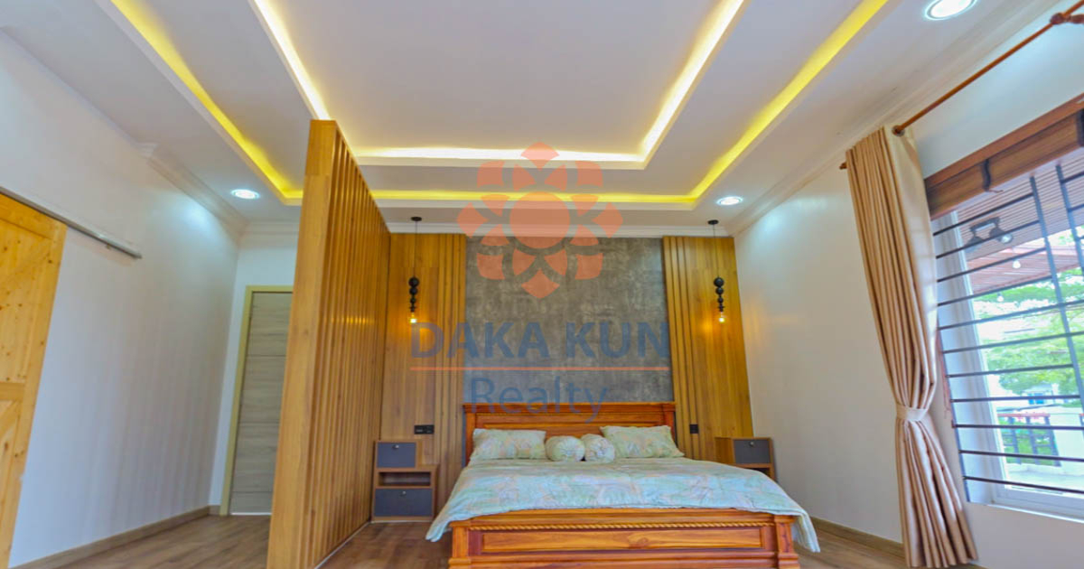 7 Bedrooms House for Sale on Concrete Roads, in Siem Reap City