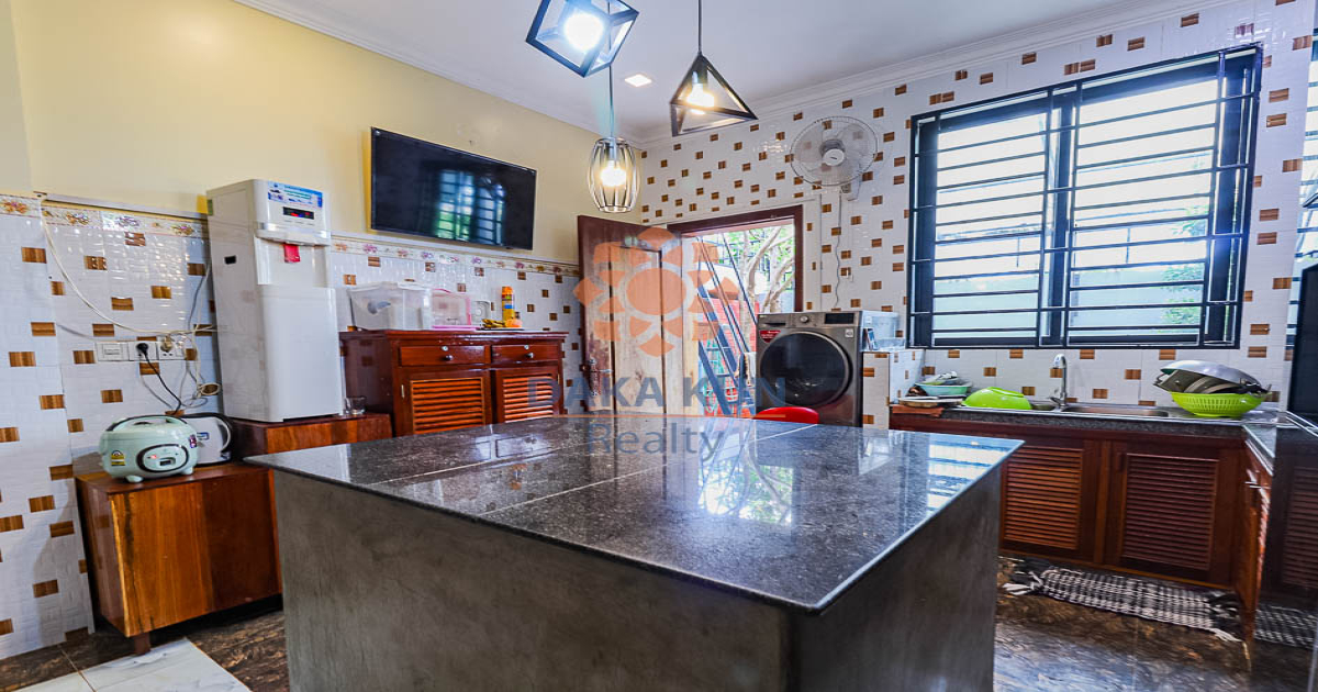 House for Sale in Krong Siem Reap near Aranhrangsey Primary School