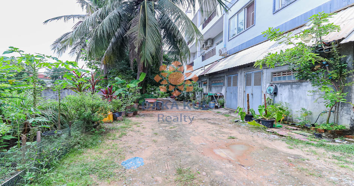 6 Bedrooms House for Rent in Siem Reap City, near Larryta Bus