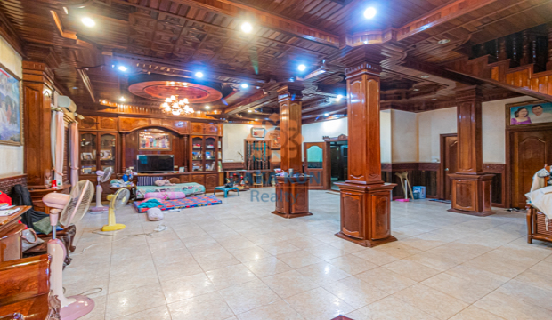 Villa for Sale in Krong Siem Reap-near Riverside