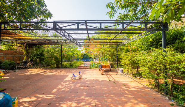 2 Bedrooms Villa for Rent with Shared Swimming pool in Krong Siem Reap