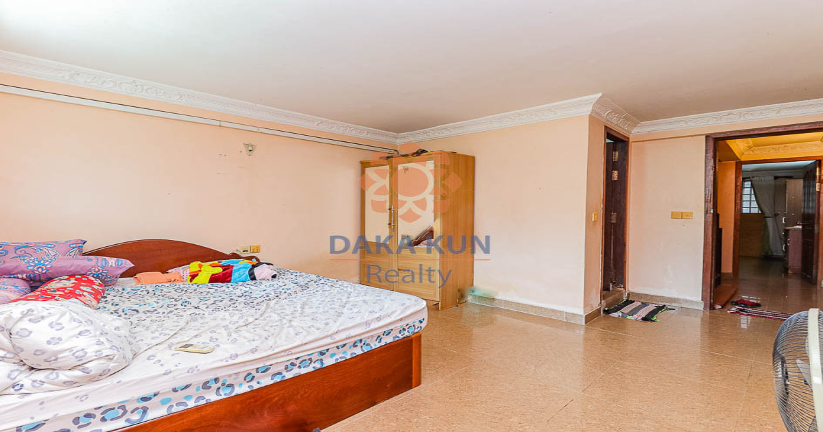 6 Bedrooms House for Rent in Siem Reap City, near Larryta Bus
