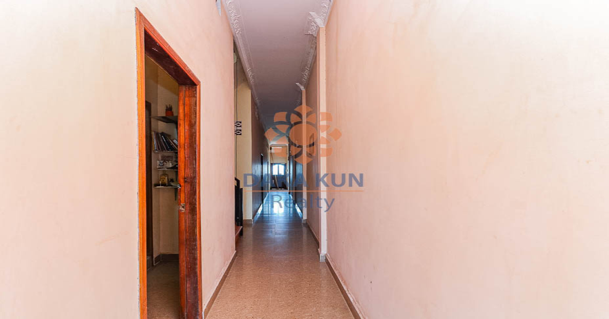 6 Bedrooms House for Rent in Siem Reap City, near Larryta Bus