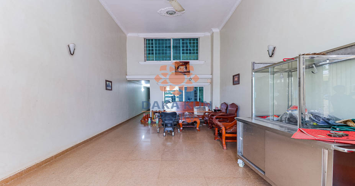 6 Bedrooms House for Rent in Siem Reap City, near Larryta Bus