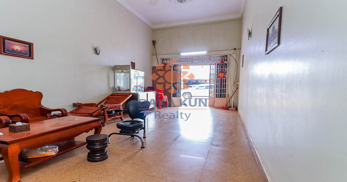 6 Bedrooms House for Rent in Siem Reap City, near Larryta Bus