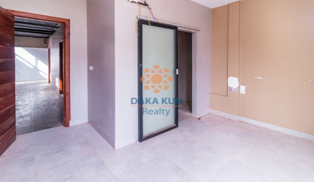 Commercial Building for Rent near Old Market, Siem Reap city