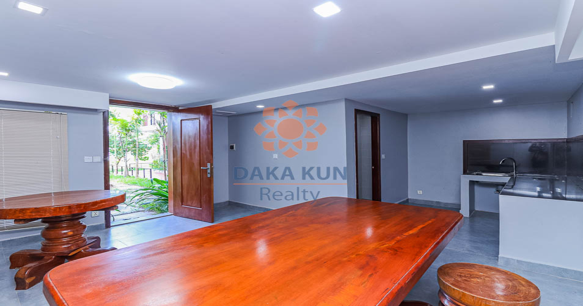 5 Bedrooms House for Rent in Siem Reap-Svay Dangkum