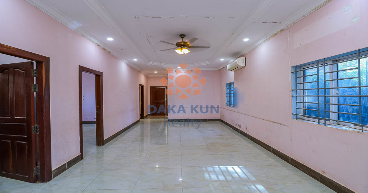 House for Sale in Siem Reap City, near Phsar Krom