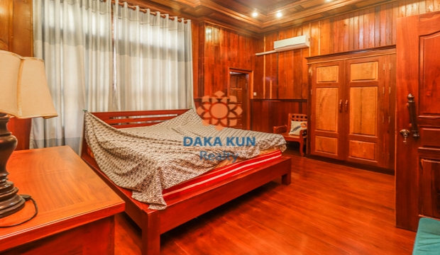 4 Bedrooms Wooden House in Siem Reap-Svay Dangkum