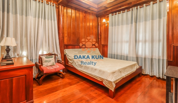 4 Bedrooms Wooden House in Siem Reap-Svay Dangkum