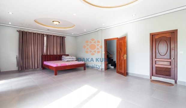 5 Bedrooms Villa for Rent in Siem Reap - Sala Kamruek