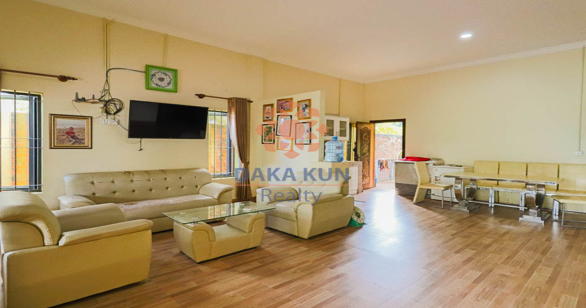 3 Bedrooms House for Rent in Siem Reap City, near Makro Market