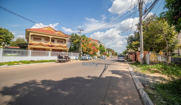 Urgent Sale Land and House near Sala Kamreuk-Siem Reap