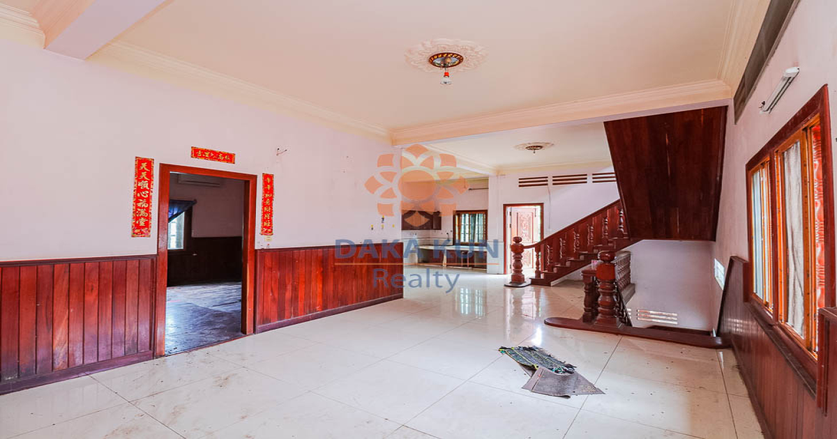 5 Bedrooms House for Rent along Riverside, Siem Reap City