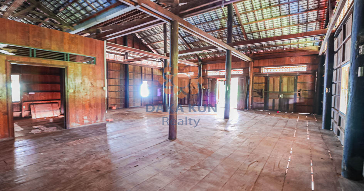 5 Bedrooms House for Rent along Riverside, Siem Reap City
