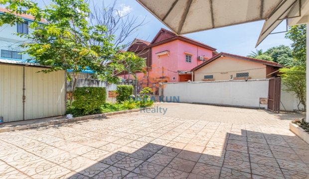 4 Bedrooms House for Rent in Siem Reap - Svay Dangkum
