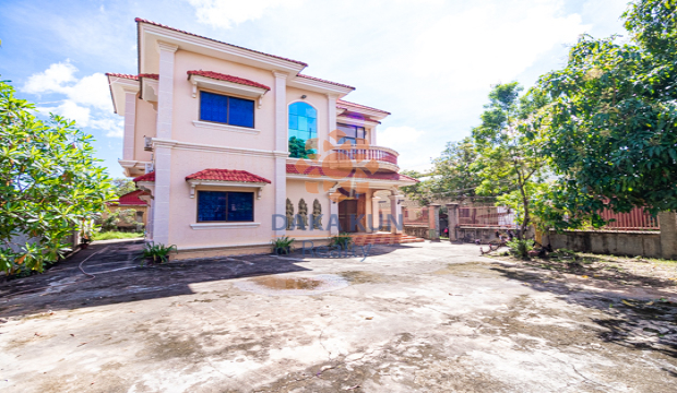 4 Bedrooms House for Rent in Krong Siem Reap-Svay dangkum