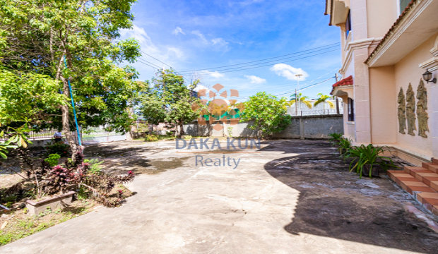 4 Bedrooms House for Rent in Krong Siem Reap-Svay dangkum