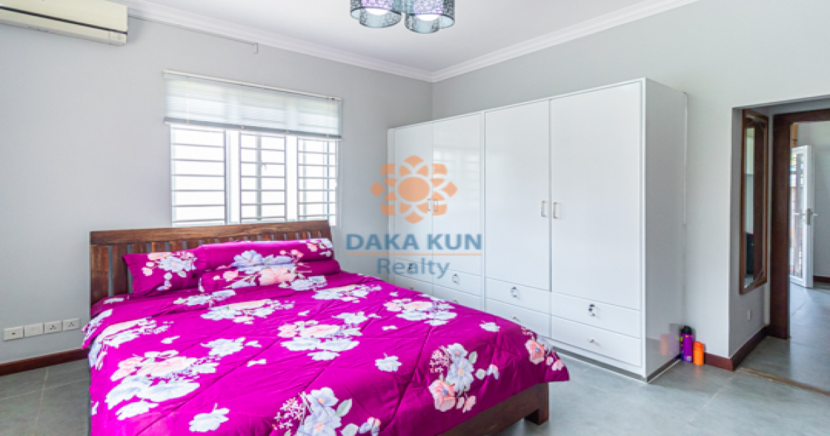2 Bedrooms Apartment for Rent with Pool in Krong Siem Reap-Svay Dangkum